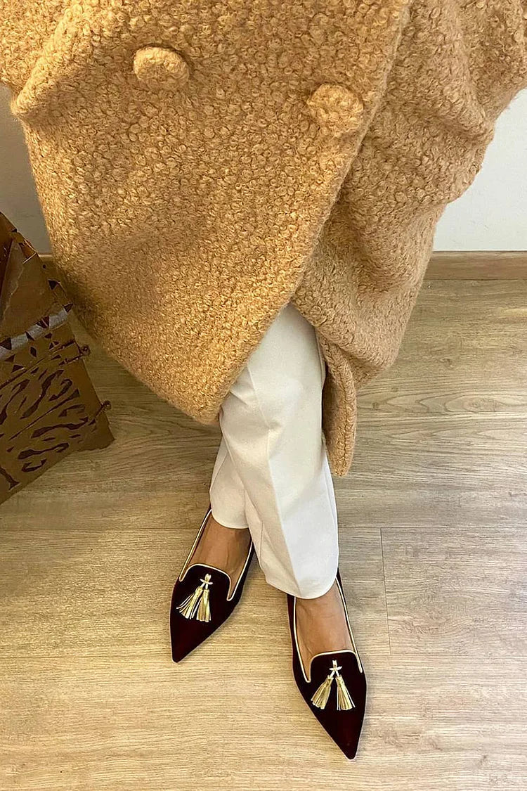 Mokasíny s třásněmi v boho stylu – detail provedení