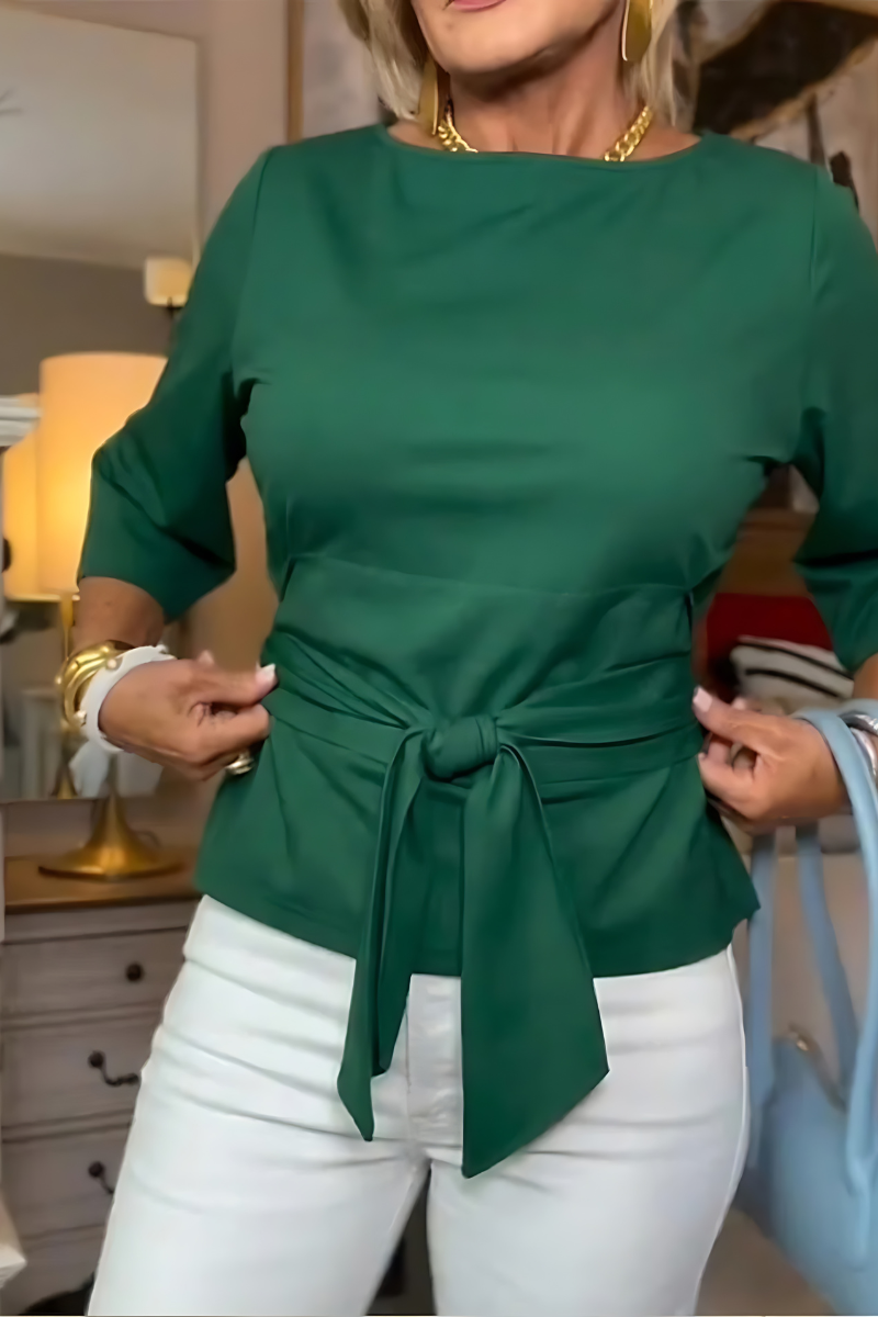 Elegantní top s mašlí v pase – detail střihu