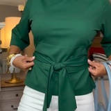 Elegantní top s mašlí v pase – detail střihu