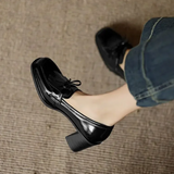 Mokasíny na podpatku – detail střihu