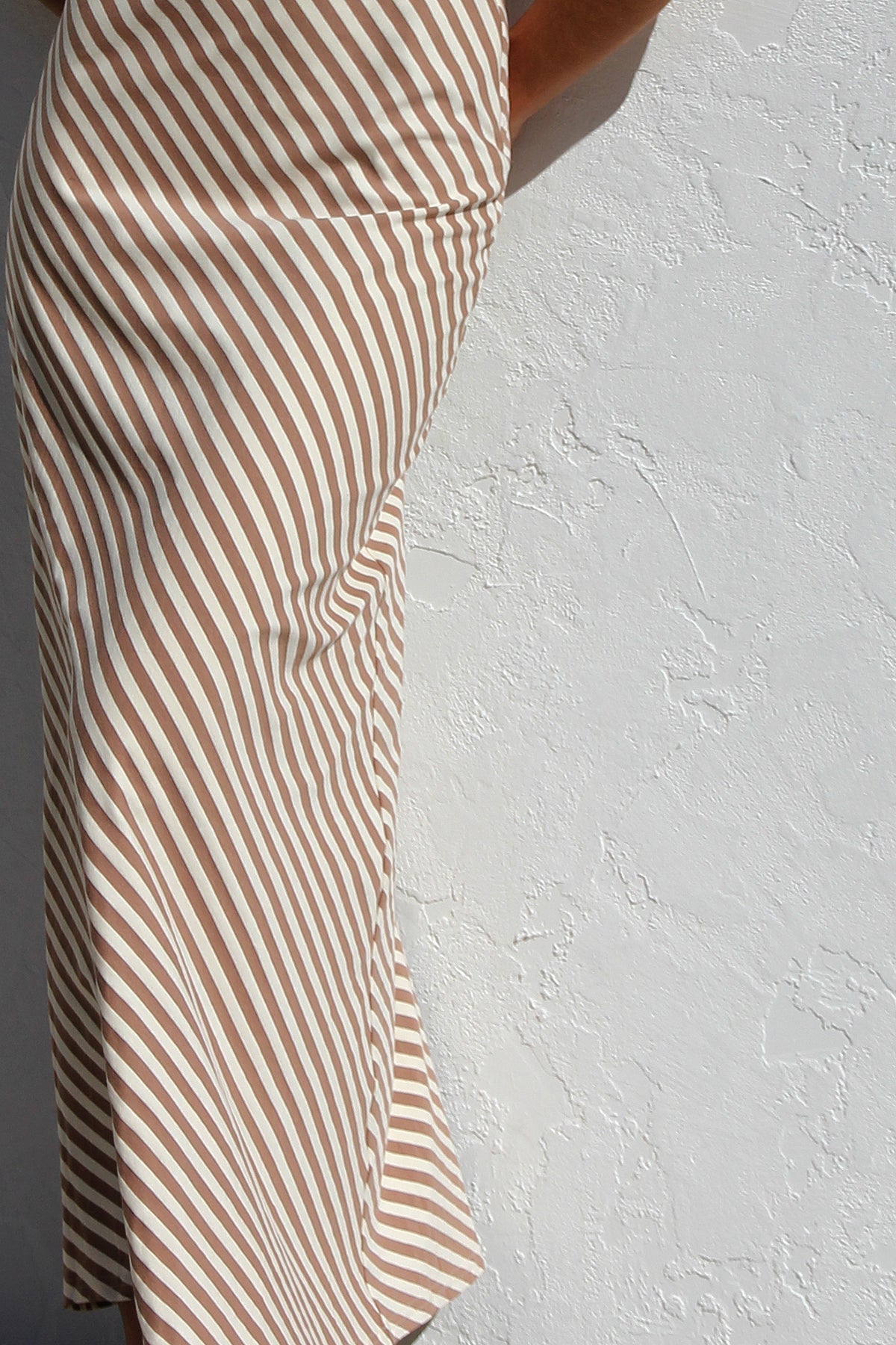 Proužkované Vzdušné šaty – detail provedení