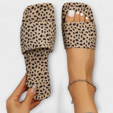 Měkké mokasíny s leopardím potiskem