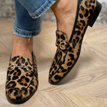 Odvážné mokasíny s leopardím potiskem – další pohled