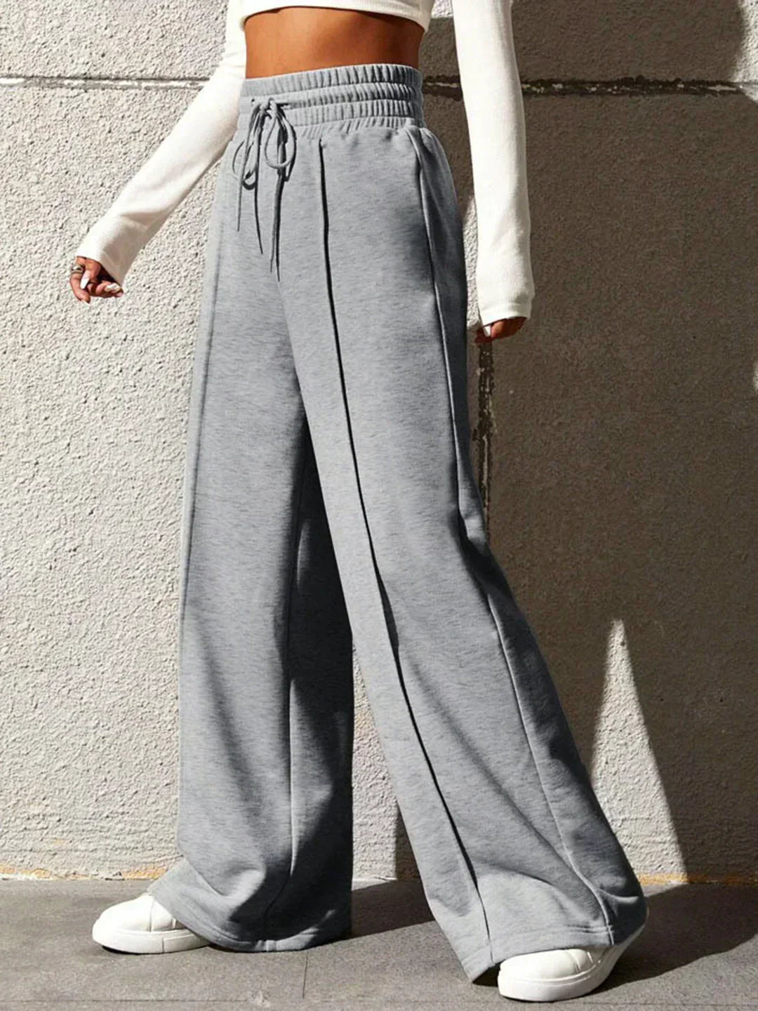 Široké, Ležérní a elegantní kalhoty na procházky po městě – další pohled