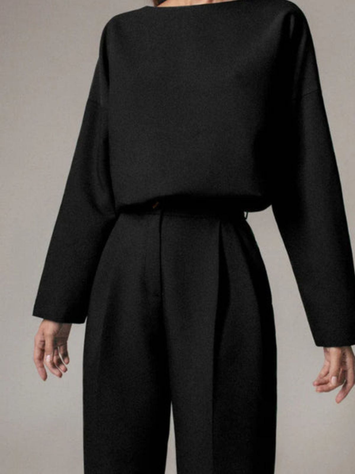 Elegantní set ve skandinávském stylu – detail střihu