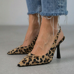 Slingback boty s leopardím potiskem – detail střihu