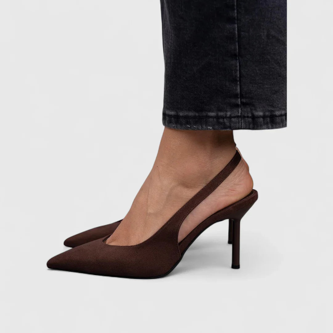 Slingback boty s leopardím potiskem – pohled na model