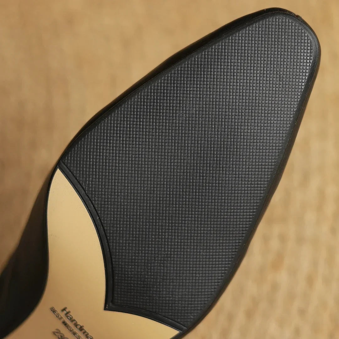 Elegantní boty s kitten podpatkem – detail produktu