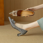 Lesklé stiletto boty – pohled na model