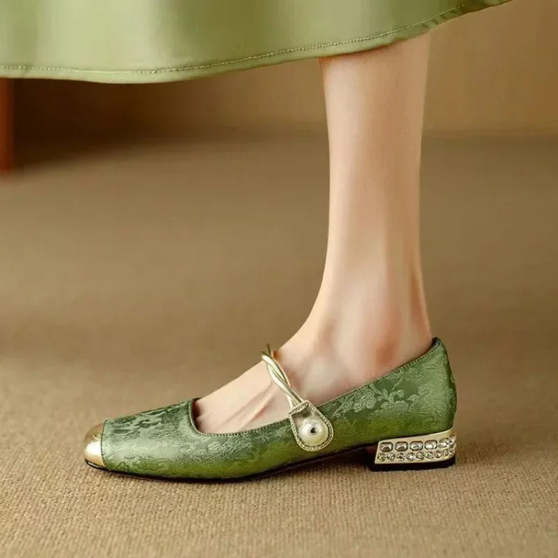 Klasické lodičky s elegantním vzhledem – detail provedení
