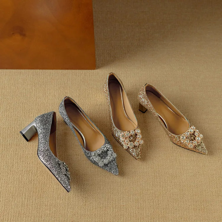 Lesklé stiletto boty – další pohled