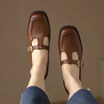 T-strap boty ve vintage stylu – pohled na model