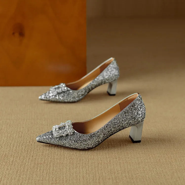 Lesklé stiletto boty – další pohled