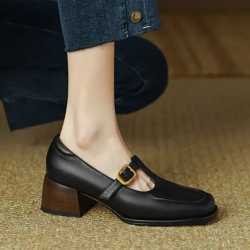 T-strap boty ve vintage stylu – další pohled