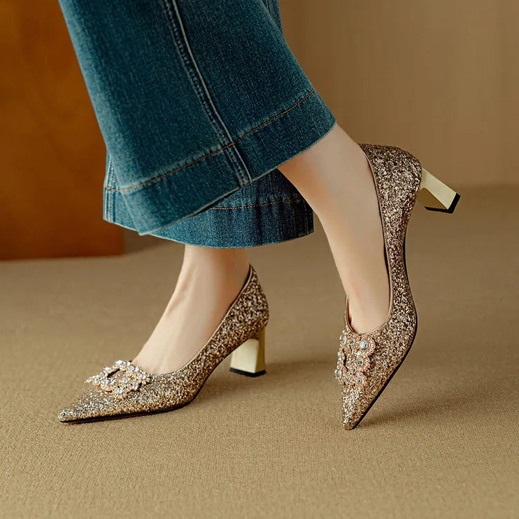 Lesklé stiletto boty