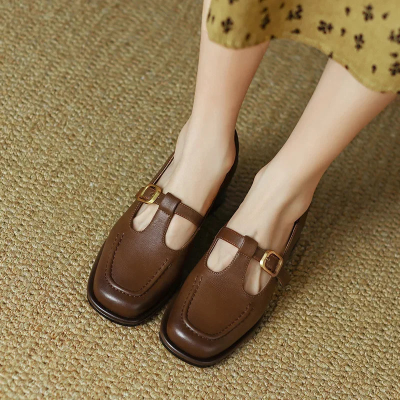 T-strap boty ve vintage stylu