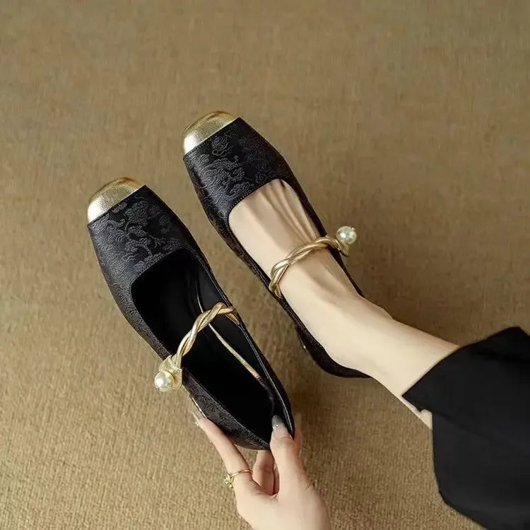 Klasické lodičky s elegantním vzhledem – další pohled