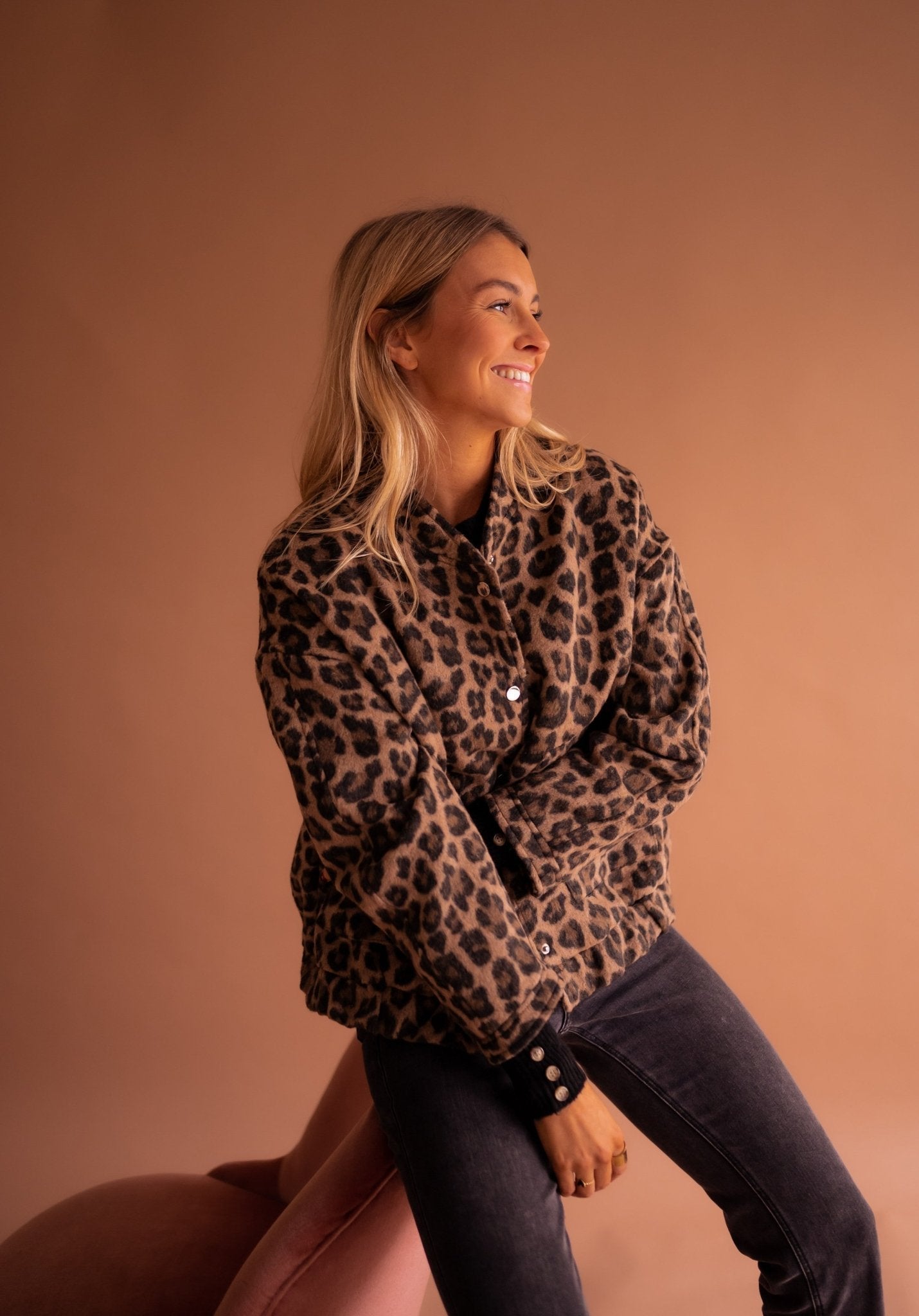 Bunda s leopardím potiskem – detail produktu