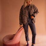 Bunda s leopardím potiskem – detail provedení