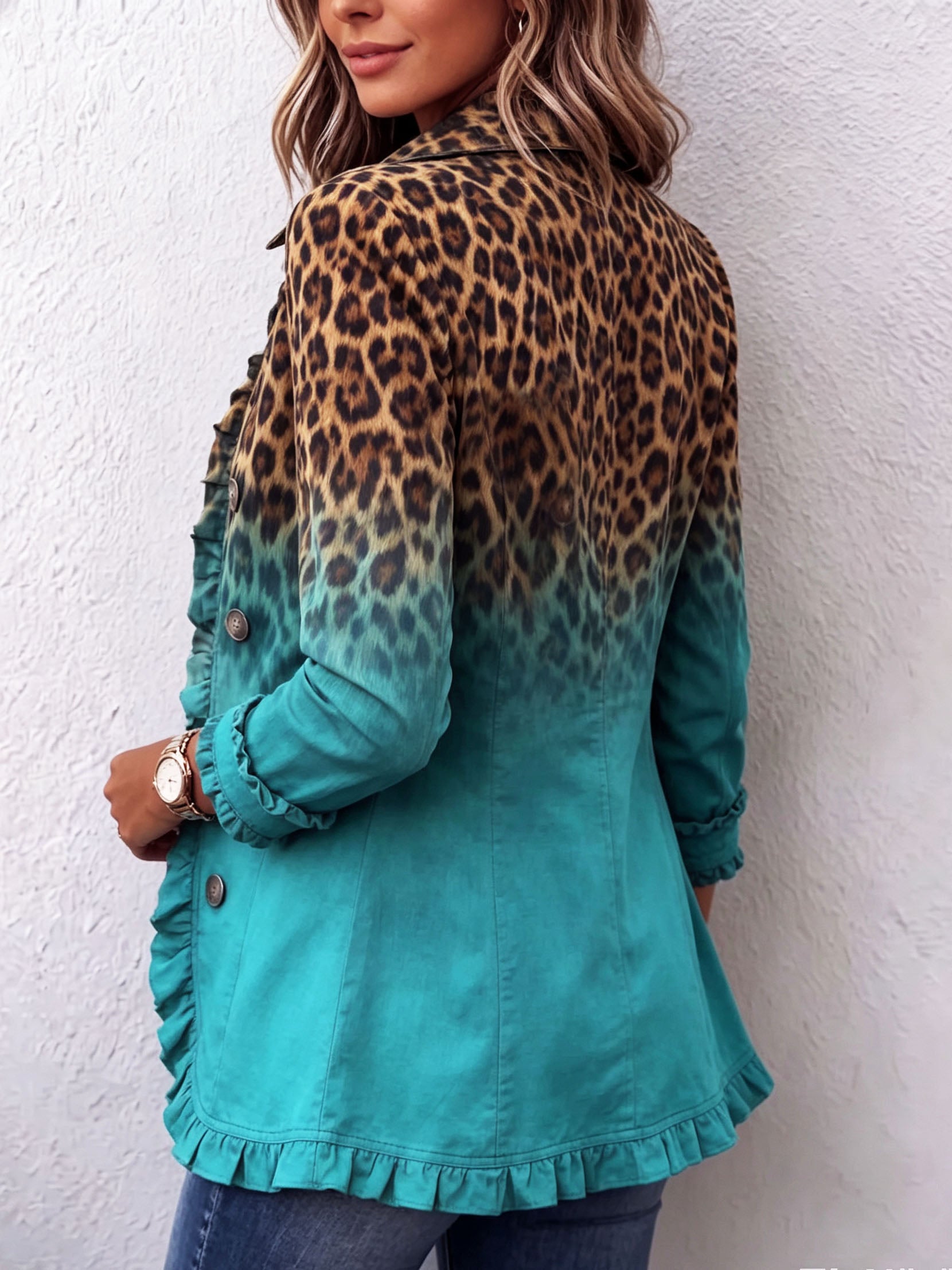 Blazer s volány, s leopardím barevným přechodem s knoflíky – detail střihu